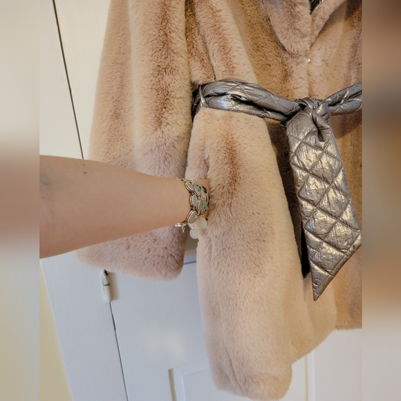 NWOT Reversible Faux Fur Coat - Picture 6 of 13